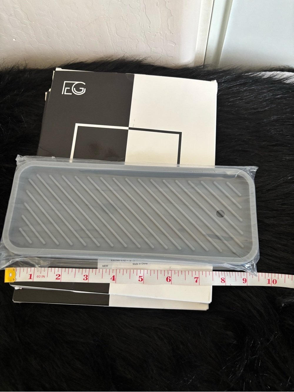 NIB EG-Tray used to keep the kitchen neat. Total of 4 trays, gray in color - Picture 5 of 7